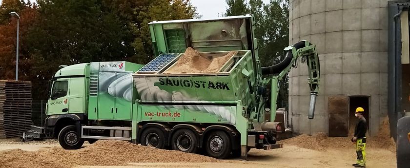 Kanal- und Rohrreinigung Hauzenberg - Saugarbeiten
